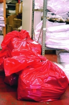 Red Laundry Bags Soluble Strip 18x28x30 S480A (200)